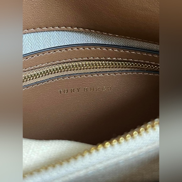 💰SOLD - 75182 - Tory Burch Small Lee Radziwill Double Bag - Picture 10 of 14